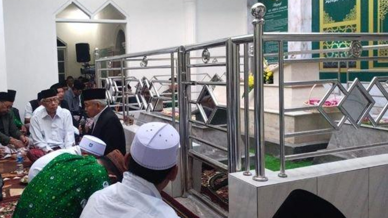 WISATA RELIGI MAKAM PAHLAWAN NASIONAL KH ABDUL CHALIM