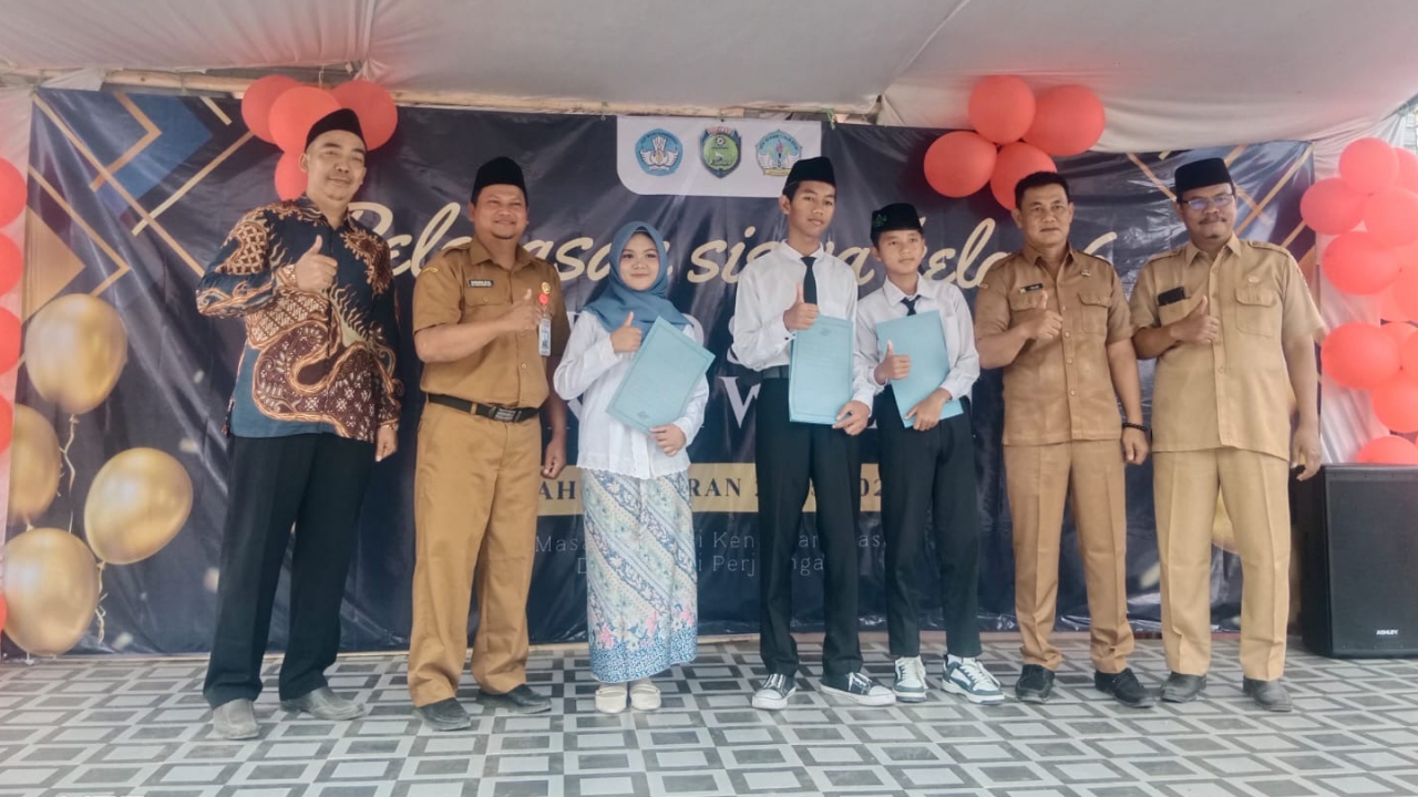Pemdes Sukra Wetan Hadiri Undangan Perpisahan Siswa Kelas VI di UPTD SDN 3 Sukra Wetan