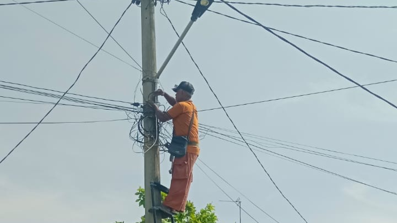 Tim PJU Pemdes Sukra Wetan Terus Bergerak