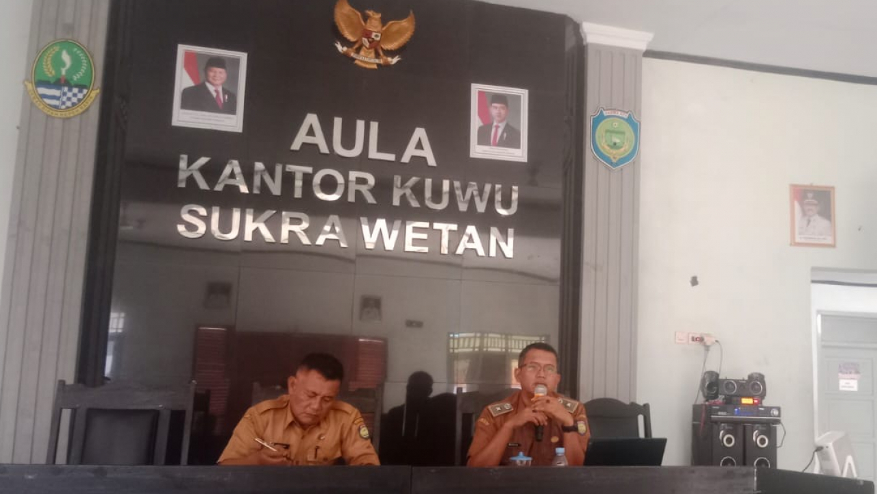 Pemerintah Desa Sukra Wetan melaksanakan evaluasi internal bersama seluruh pamong desa sebagai tindak lanjut hasil pembinaan dan monitoring dari kecamatan sukra