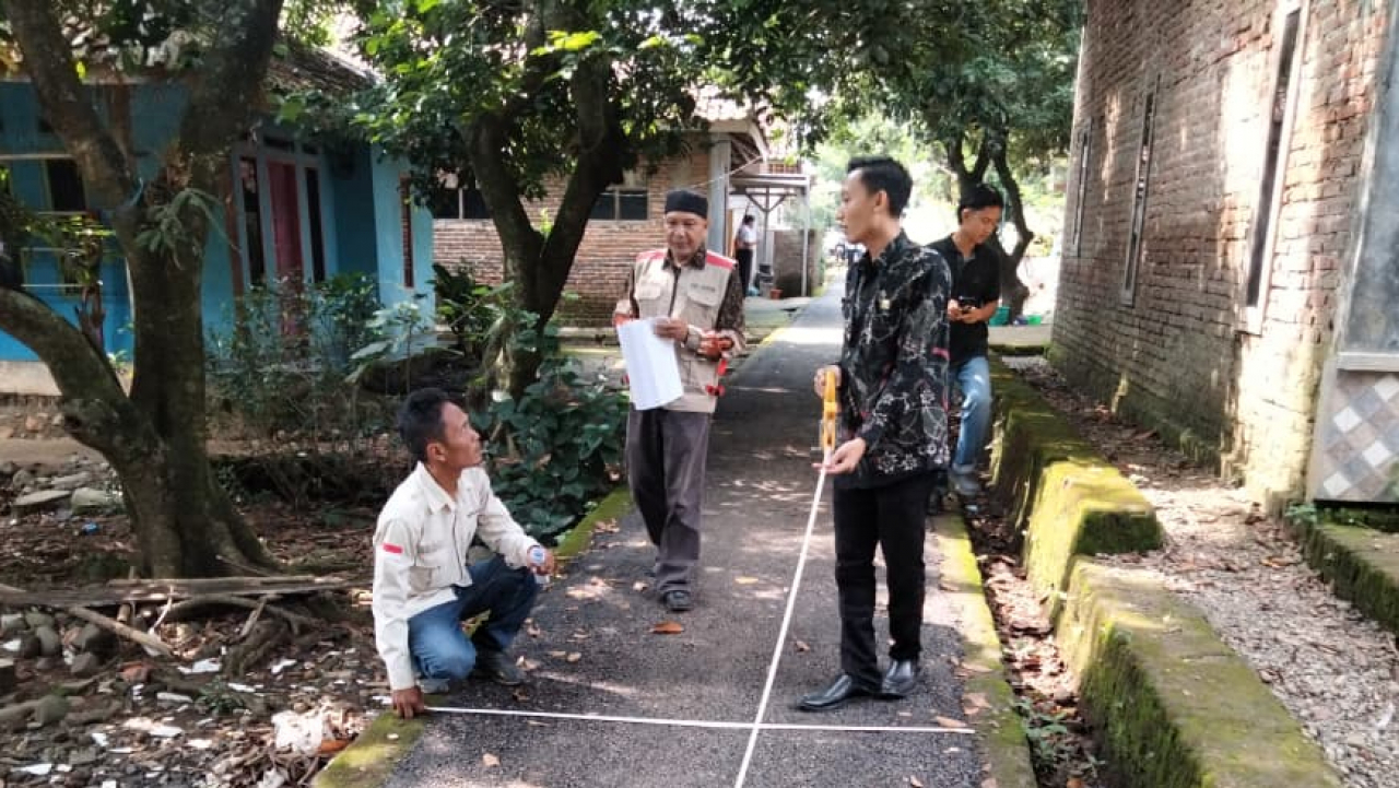 Pembangunan di Desa Bantarwaru Berjalan Sesuai Rencana: Tim Monitoring dan Evaluasi Pastikan Kualitas Pembangunan