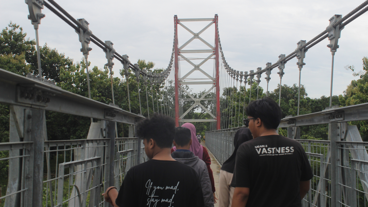JEMBATAN GANTUNG BALERAJA