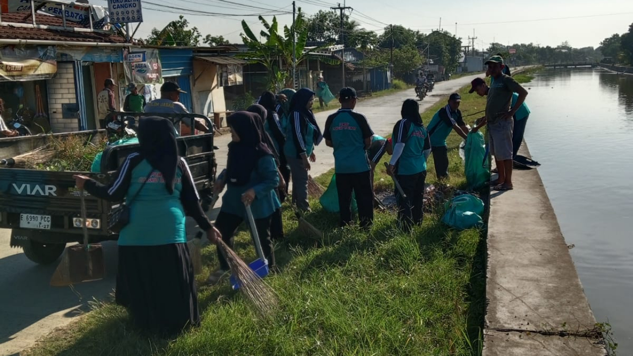 Kerja Bakti Desa Cangko untuk Mewujudkan Cangko BERSINAR