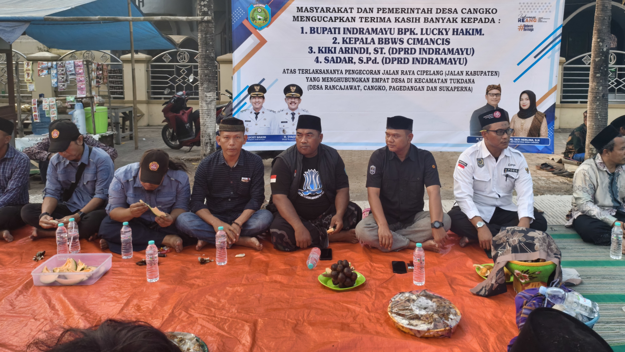 Warga Desa Cangko Indramayu Gelar Gotong Royong Massal