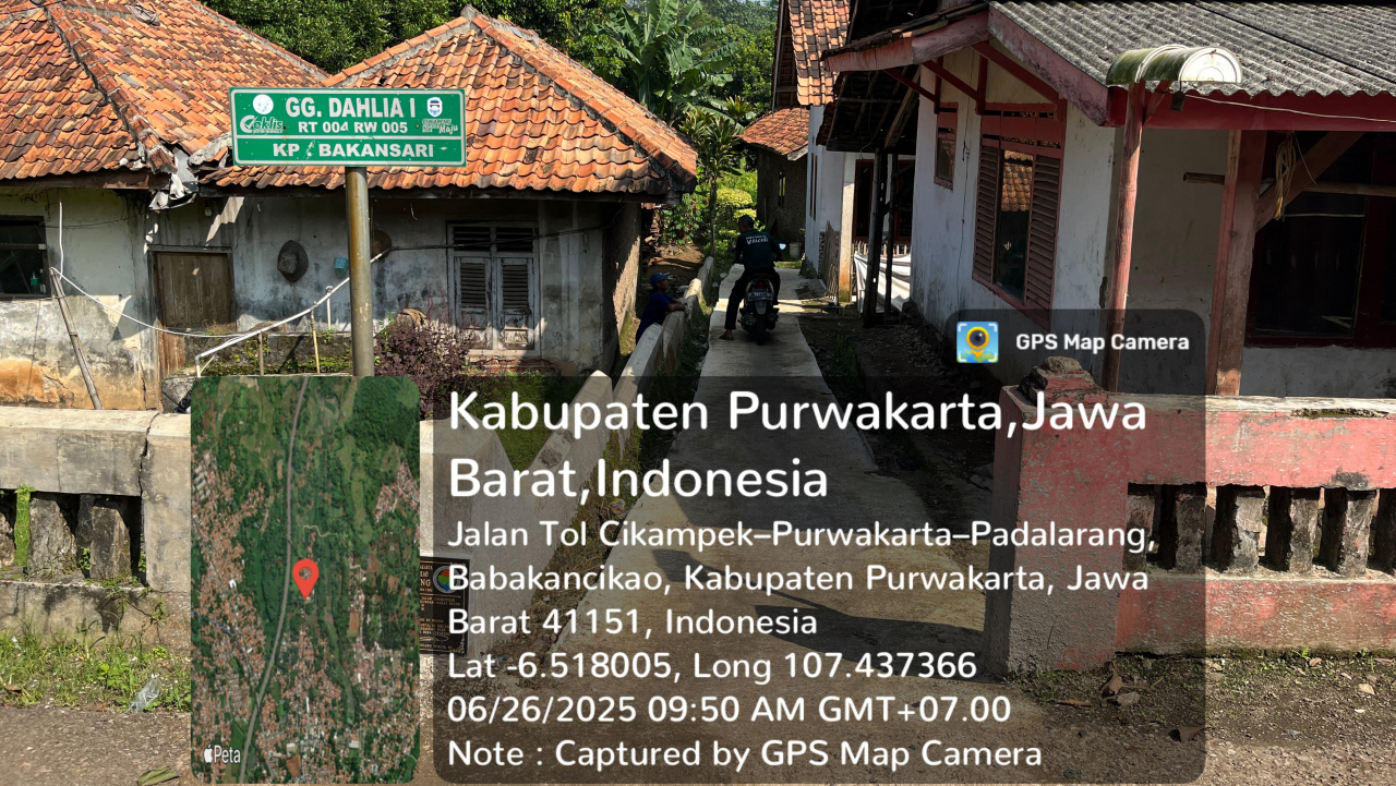 Pembangunan Jalan Lingkungan Rabat Beton di Desa Ciwareng Rampung