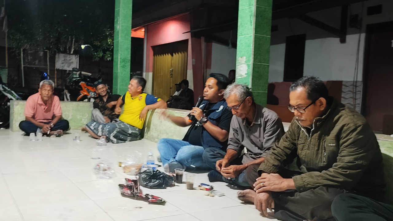 KEGIATAN MUSYAWARAH DUSUN KEBON KACANG TENTANG PEMBANGUNAN BALAI MUSYAWARAH