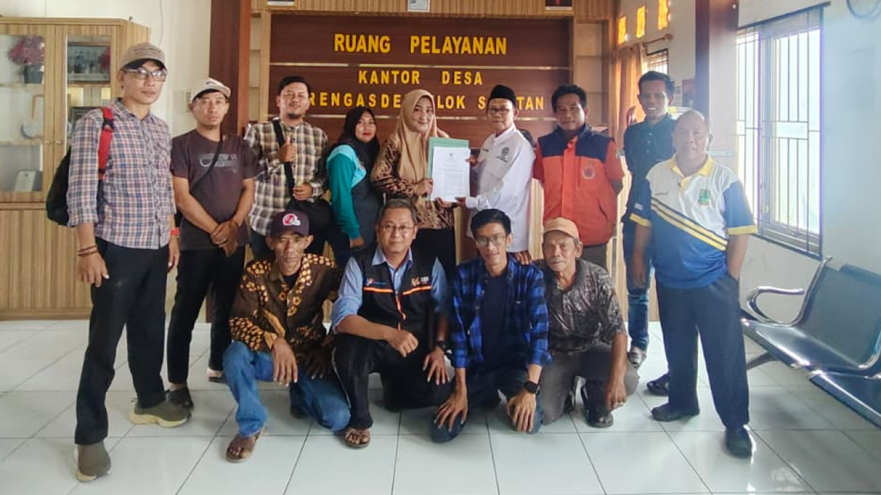 Penandatangan SK dan Fakta Integritas Ketua Panitia Pengisian Anggota BPD Desa Rengasdengklok Selatan Periode 2026-2034