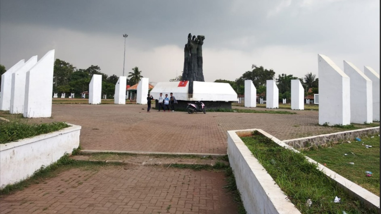 TUGU PROKLAMASI RENGASDENGKLOK