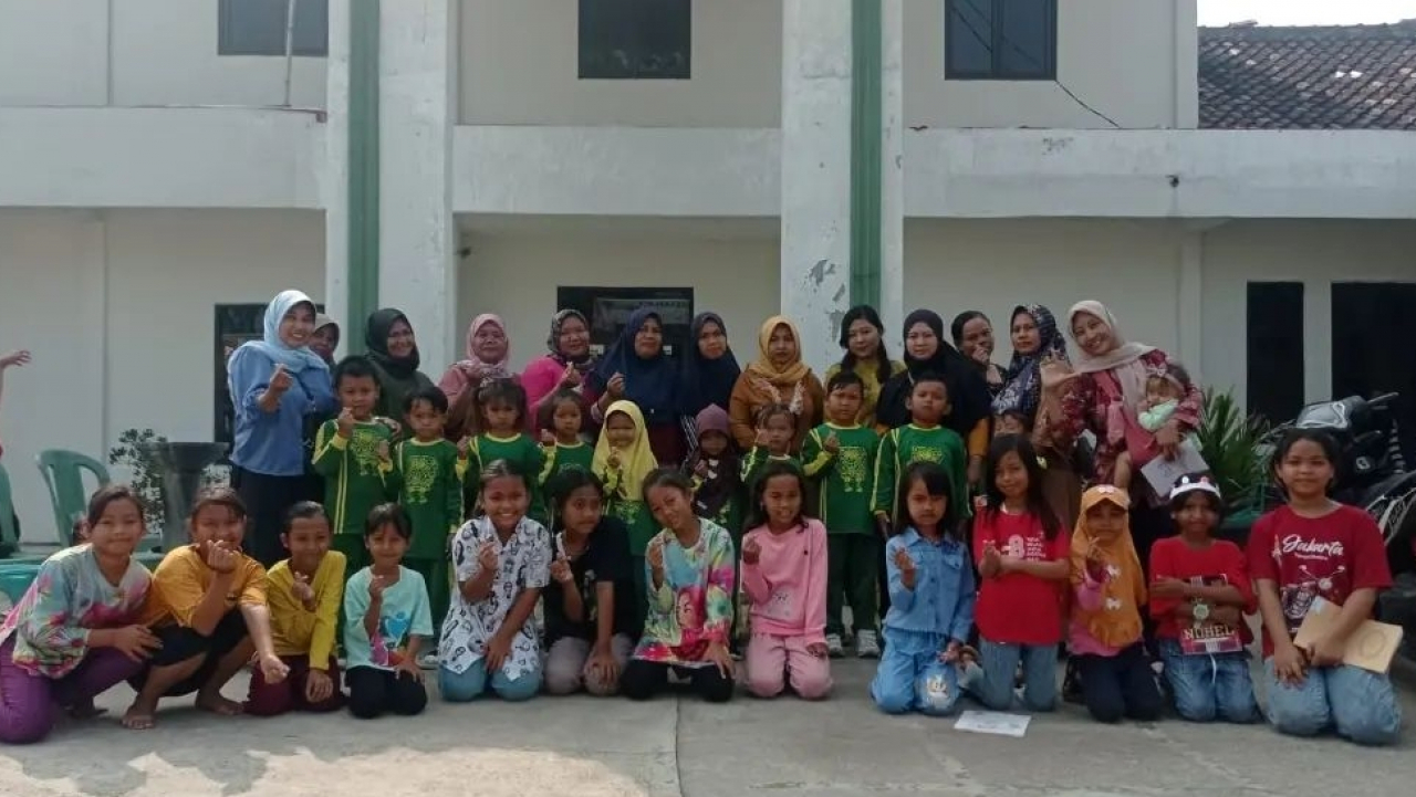 Meningkatkan Literasi, Kades Sukamakmur Wawan Kurniawan Ajak Kunjungi Perpustakaan Desa