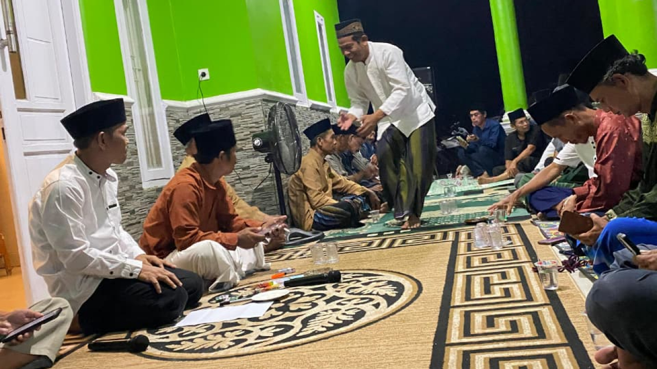Halal Bihalal: Eratkan Silaturahmi Pemdes Desa Sukamakmur dan masyarakat