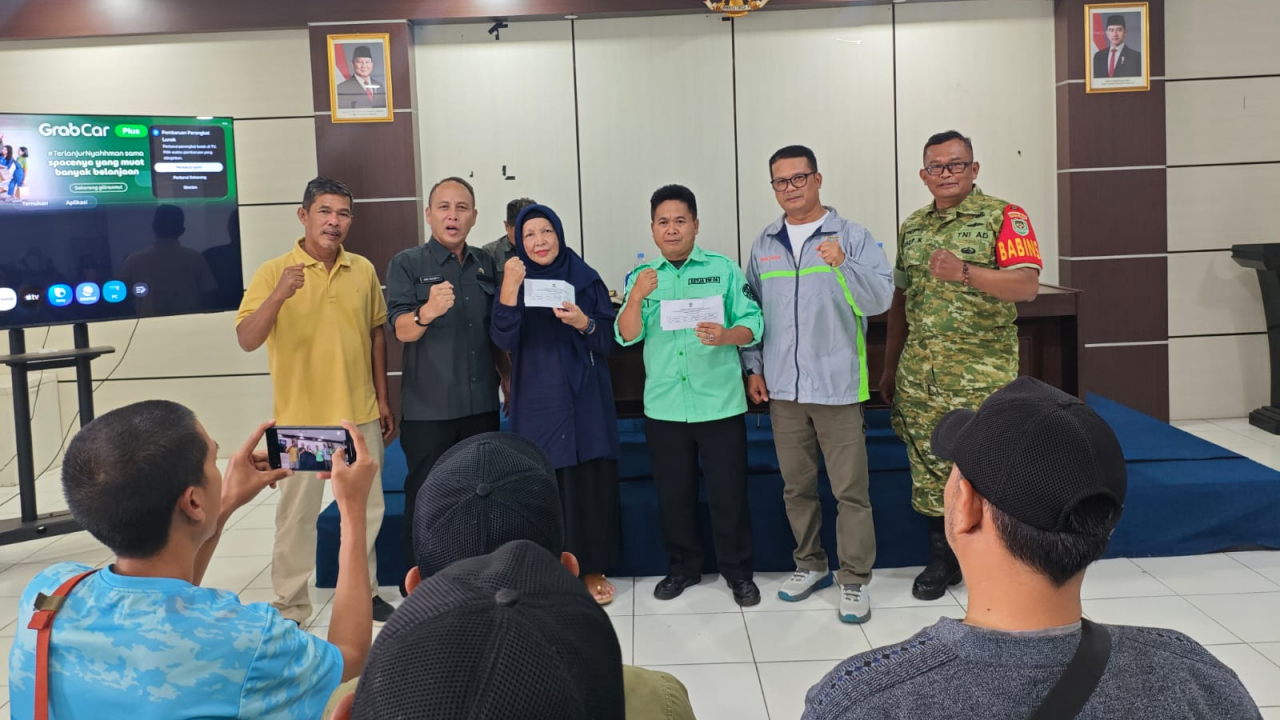 pembinaan sekaligus pembagian insentif RT & RW bersumber dari BANKEU Kabupaten Bandung Barat