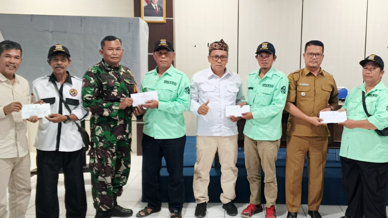 Penyaluran insentif sekaligus Pembinaan kepada RT & RW Juli-September 2026 Desa Ciwaruga