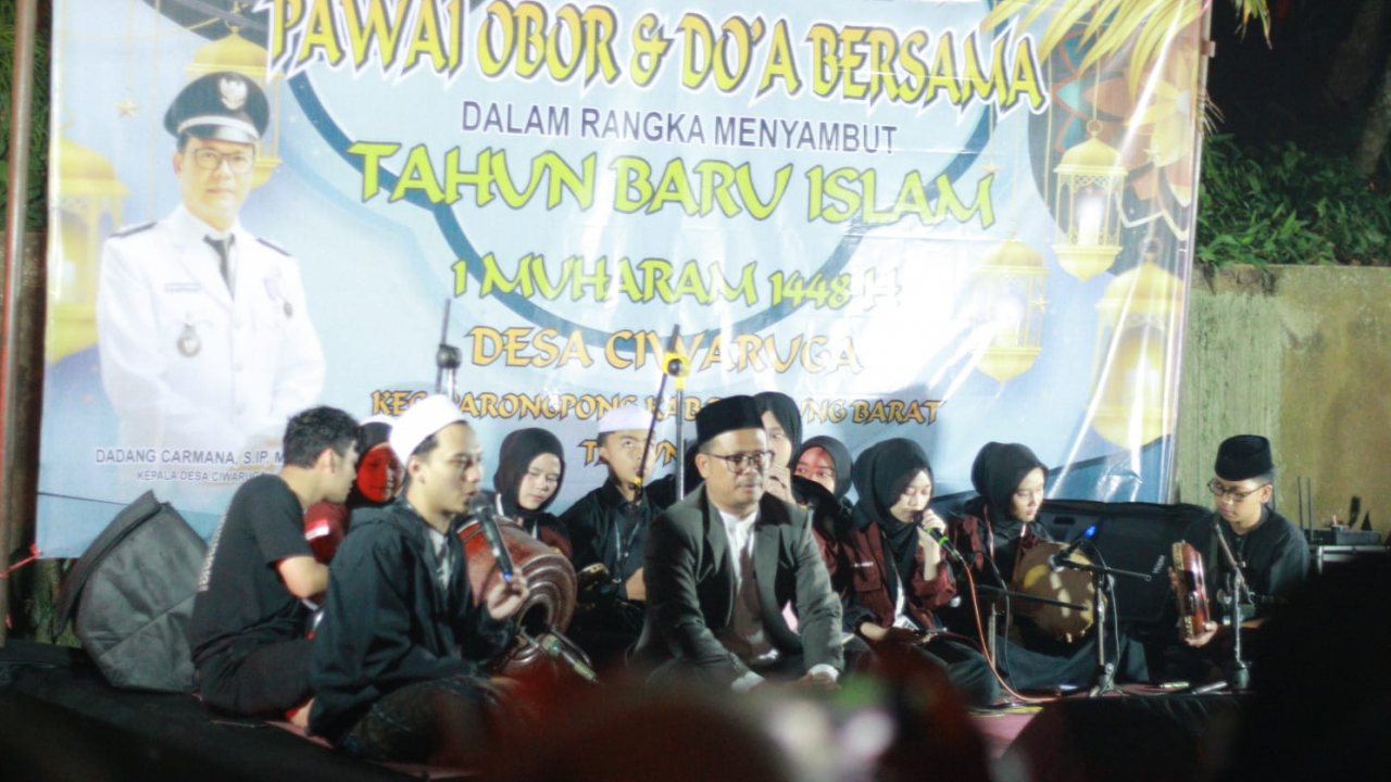 peringatan 1 muharram 1448 H Desa Ciwaruga masyarakat menyambutnya dengan pawai obor