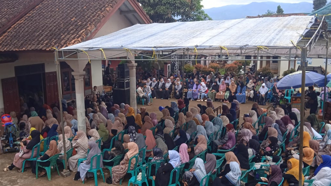 Istigotsah, Santunan Anak Yatim Semarakkan Desa Bojong