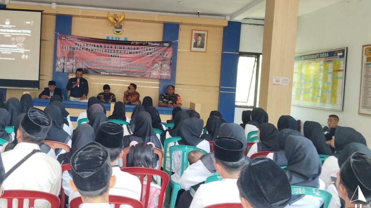 Pelantikan dan Bimbingan Teknis KPPS Desa Cibitung untuk Pemilihan Kepala Daerah Tahun 2024