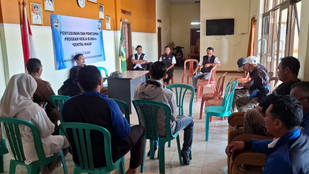 Rapat Penyusunan Program Kerja BUMDes Gentra Niaga Desa Cicadas Tahun 2025