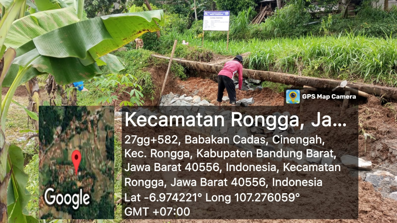 Pemeliharaan Saluran Irigasi di Desa Cinengah untuk Meningkatkan Produktivitas Pertanian