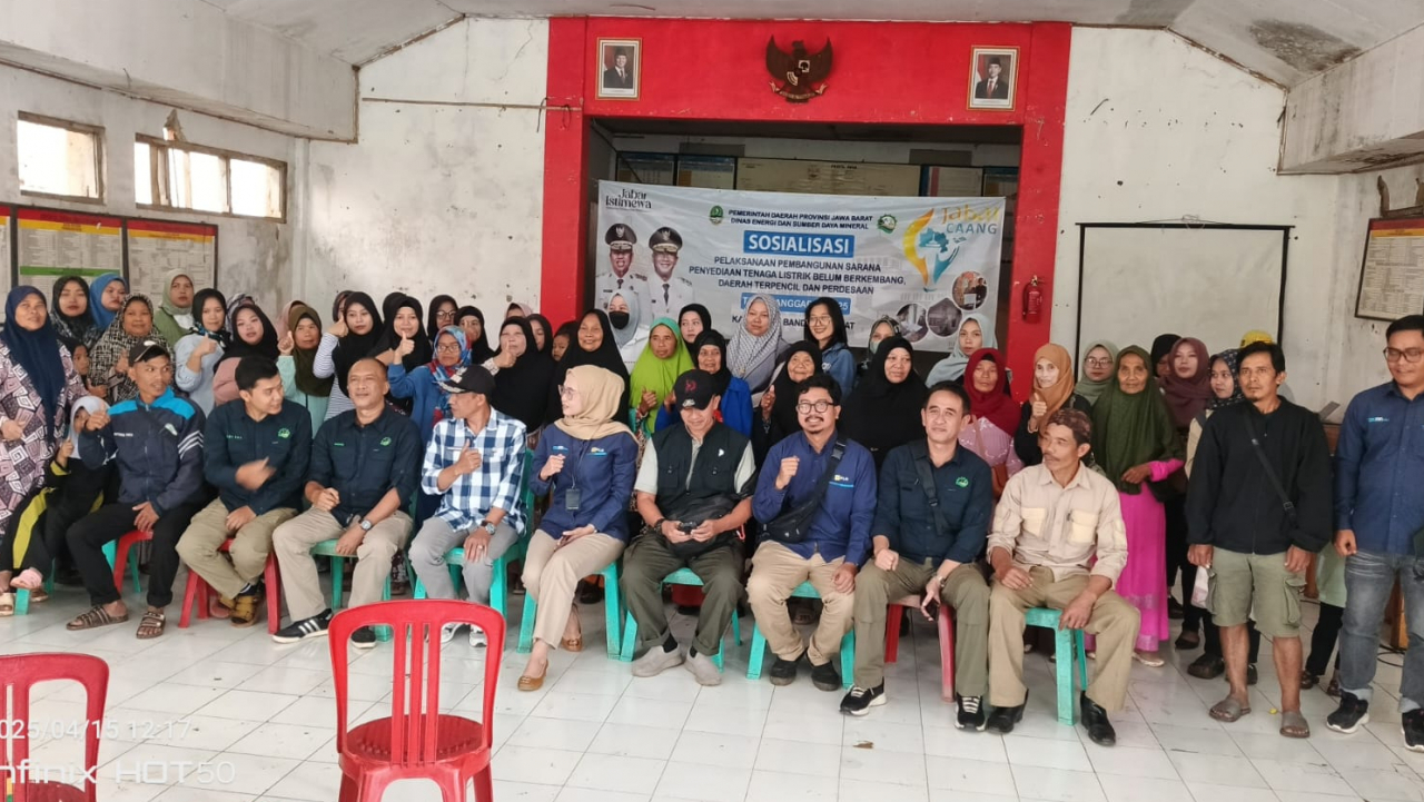 Sosialisasi Program Listrik Perdesaan di Desa Cinengah