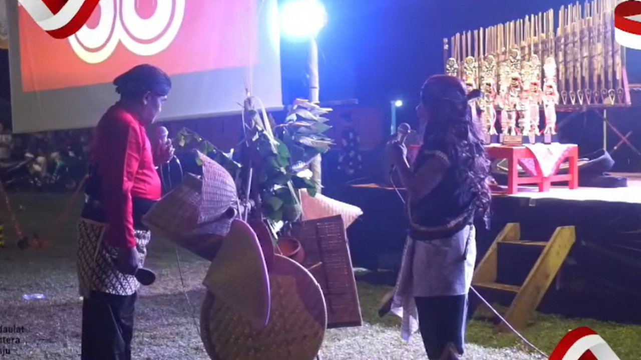 Kesenian Begalan Meriahkan HUT ke-80 RI di Desa Sikanco dengan Pesan Anti Korupsi