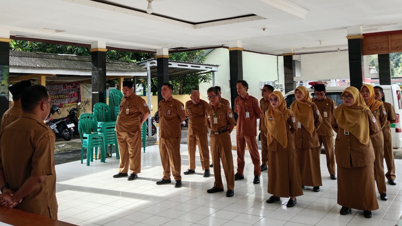 Peningkatan Disiplin dan Integritas Aparatur Pemerintah Desa Sikanco Melalui Apel Pagi dan Pembacaan Pakta Integritas