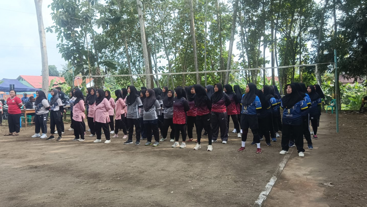 Meriahnya Lomba Voli Putri di Desa Sikanco dalam Rangka HUT RI ke-80