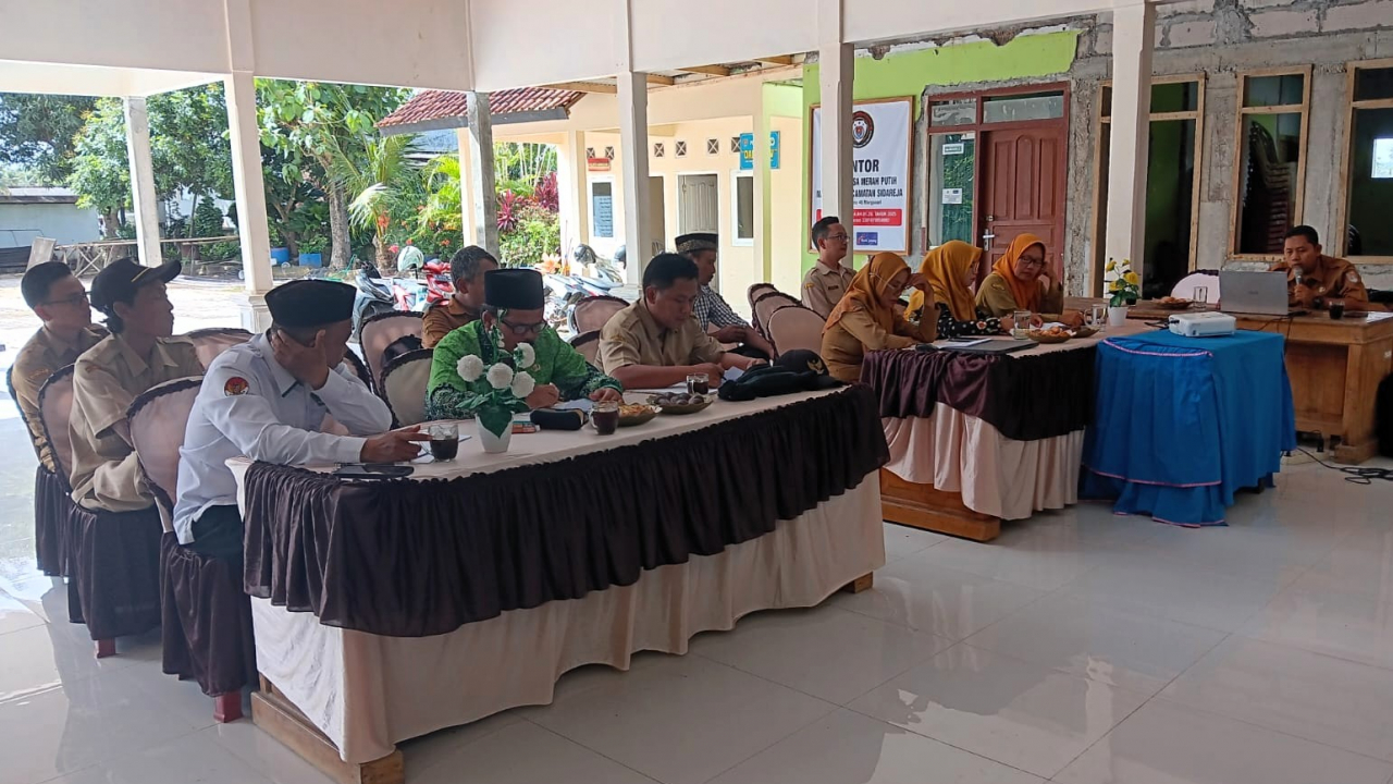 Rapat Konsultasi Pemerintah Desa Margasari Dan BPD Tentang Rancangan Perubahan Apbdesa Margasari Tahun 2025 Berlangsung Dengan Semangat Integritas Dan Kebersamaan