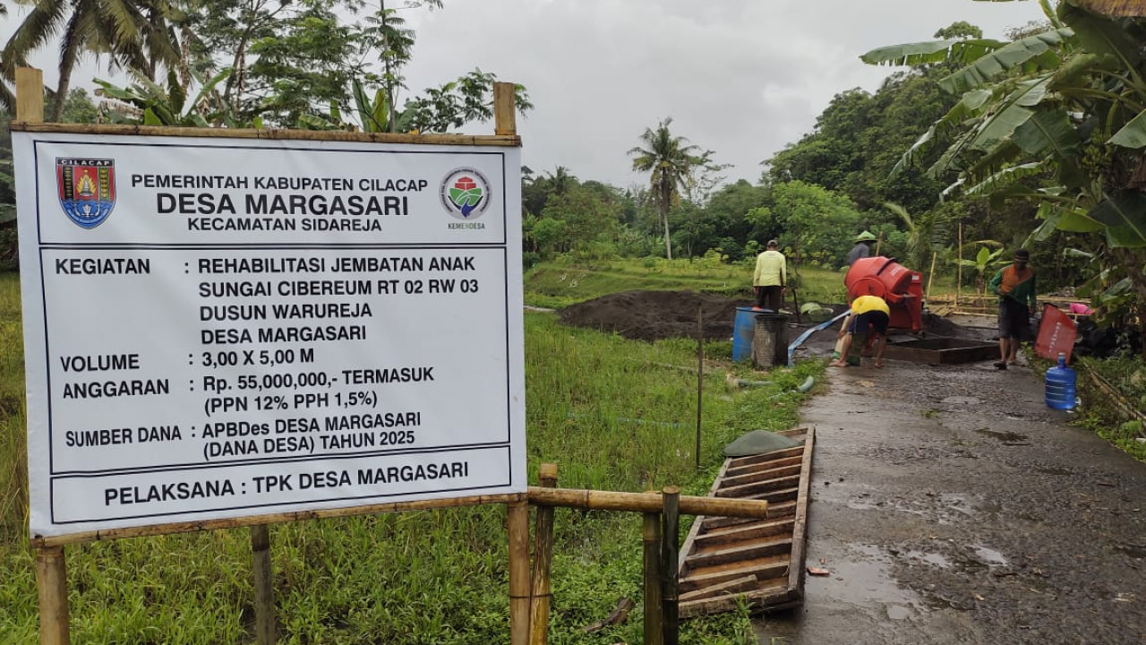 Rehabiltasi Jembatan Anak Sungai Cibereum Dusun Warureja RT 02 RW 03 Desa Margasari