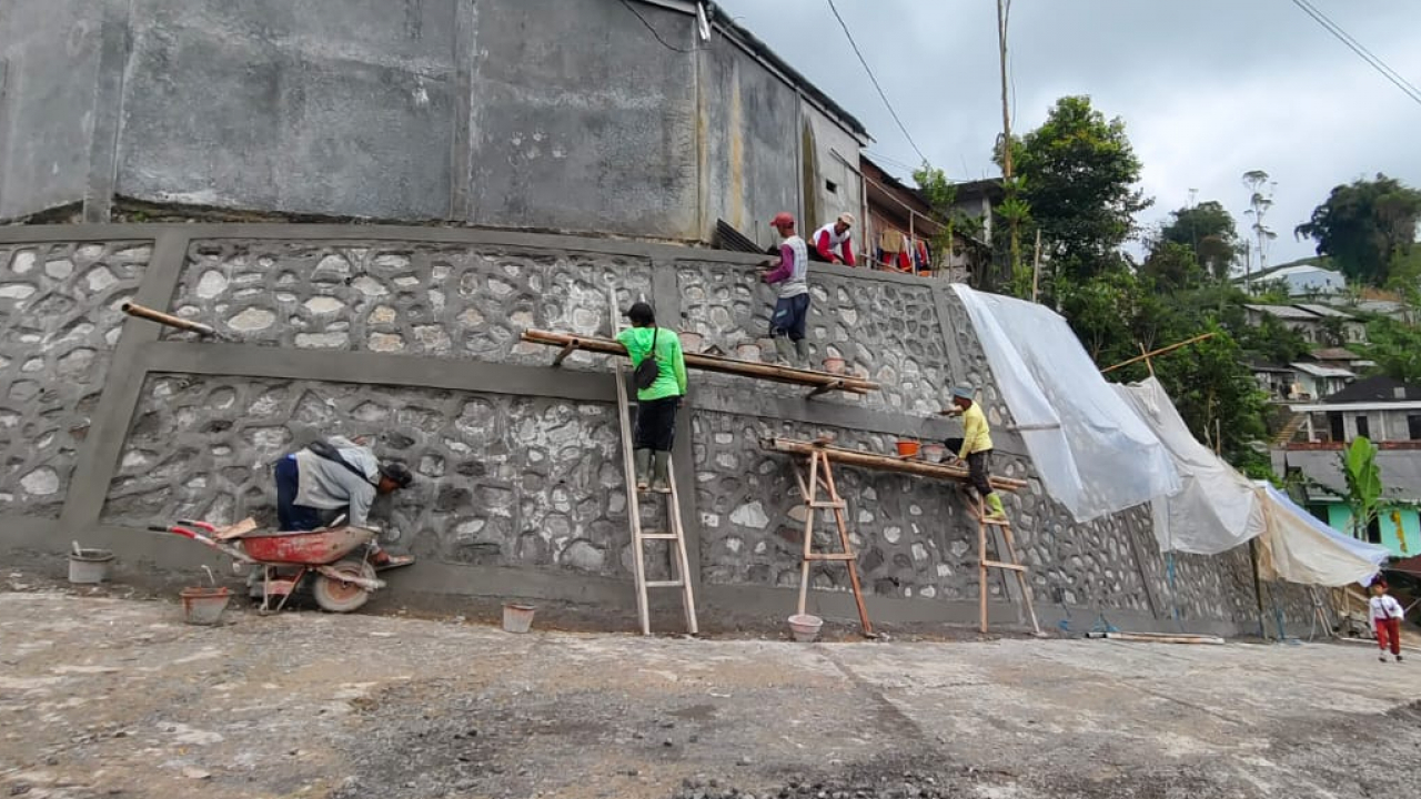 Proyek Talud Pengaman Tebing PKD, Dana Desa 2025