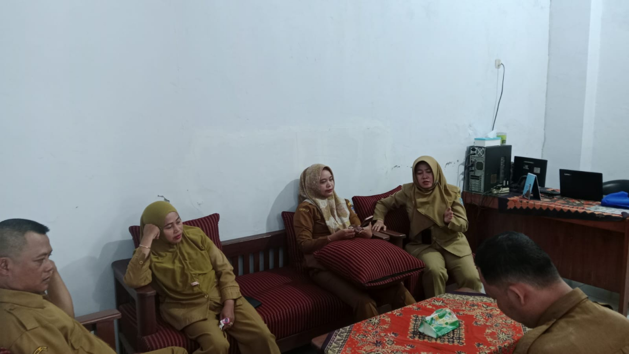 Rapat Pemdes tentang Pajak Wajib Tanah Desa Langgen