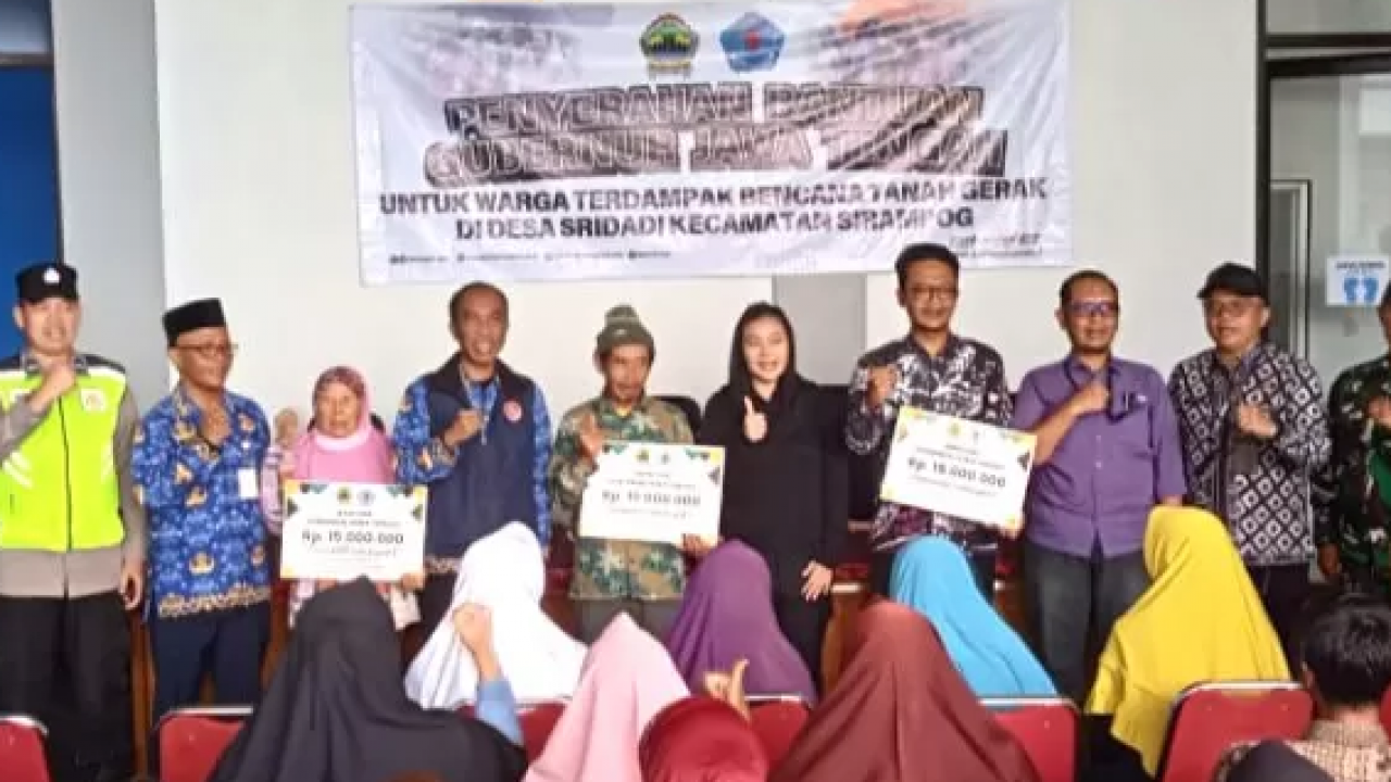 BUPATI BREBES TINJAU LOKASI BENCANA, SAMPAIKAN BANTUAN GUBERNUR JAWA TENGAH