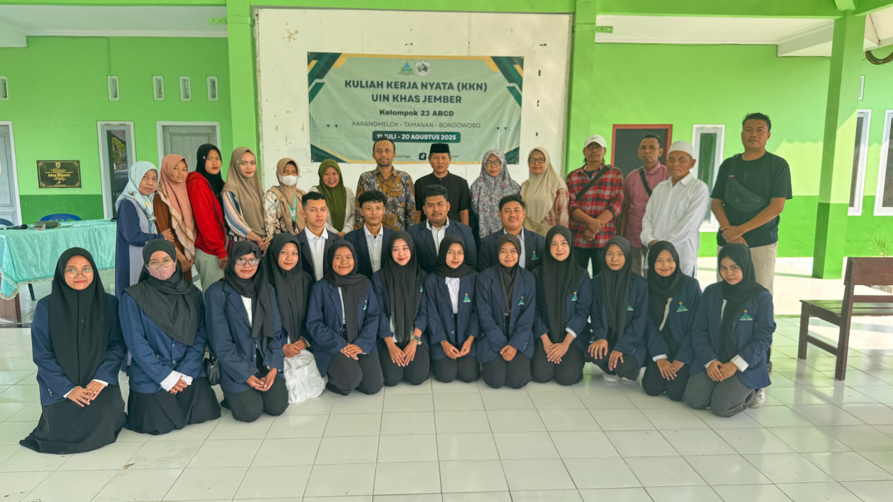 Serah Terima Mahasiswa KKN Kelompok 23 UIN Khas Jember di Desa Karang Melok Tamanan Bondowoso