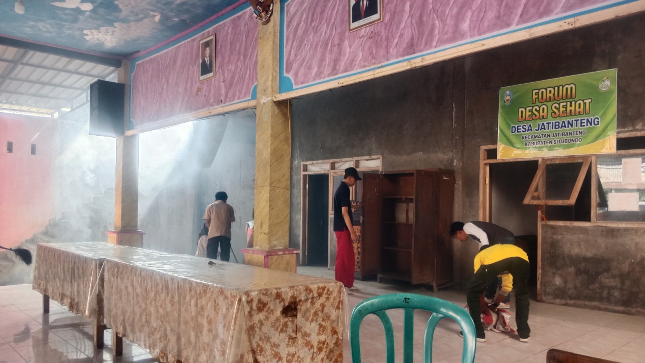 Jum'at Bersih di Kantor Desa Jatibanteng