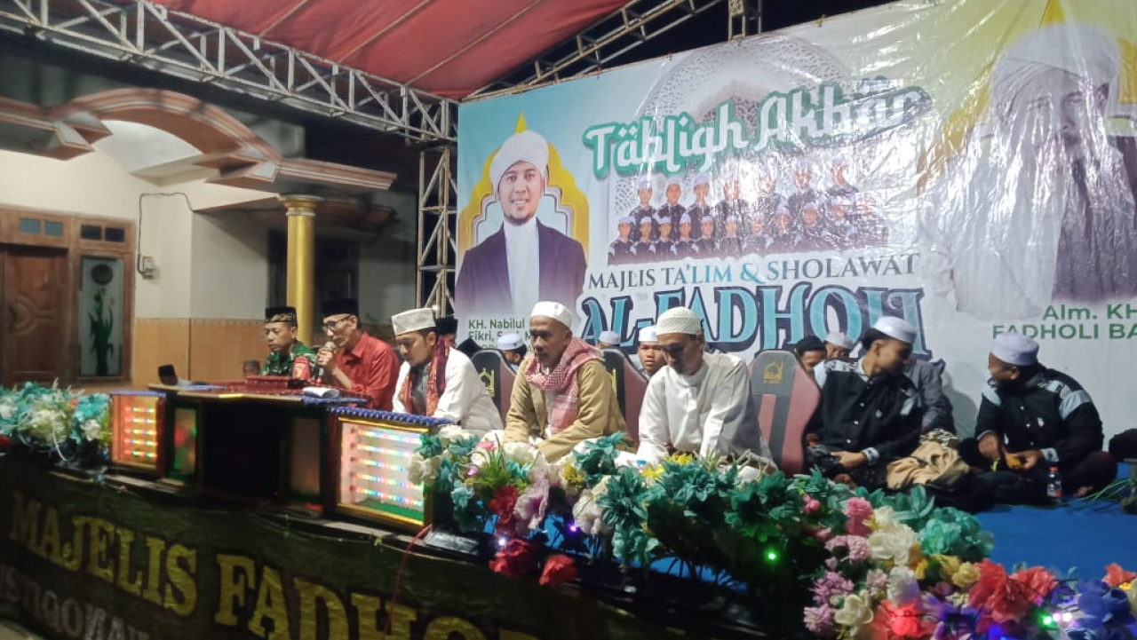Tabligh Akbar dan Sholawat Al-Fadhoh Meriahkan Desa Jatibanteng