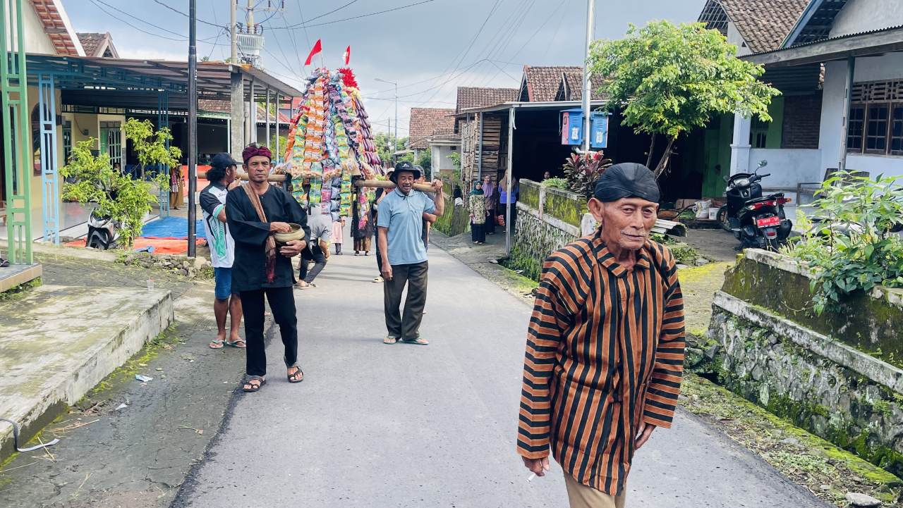 Sedekah Bumi dan Ruwah Dusun Jati Desa Kesimantengah Berlangsung Khidmat dan Penuh Kebersamaan