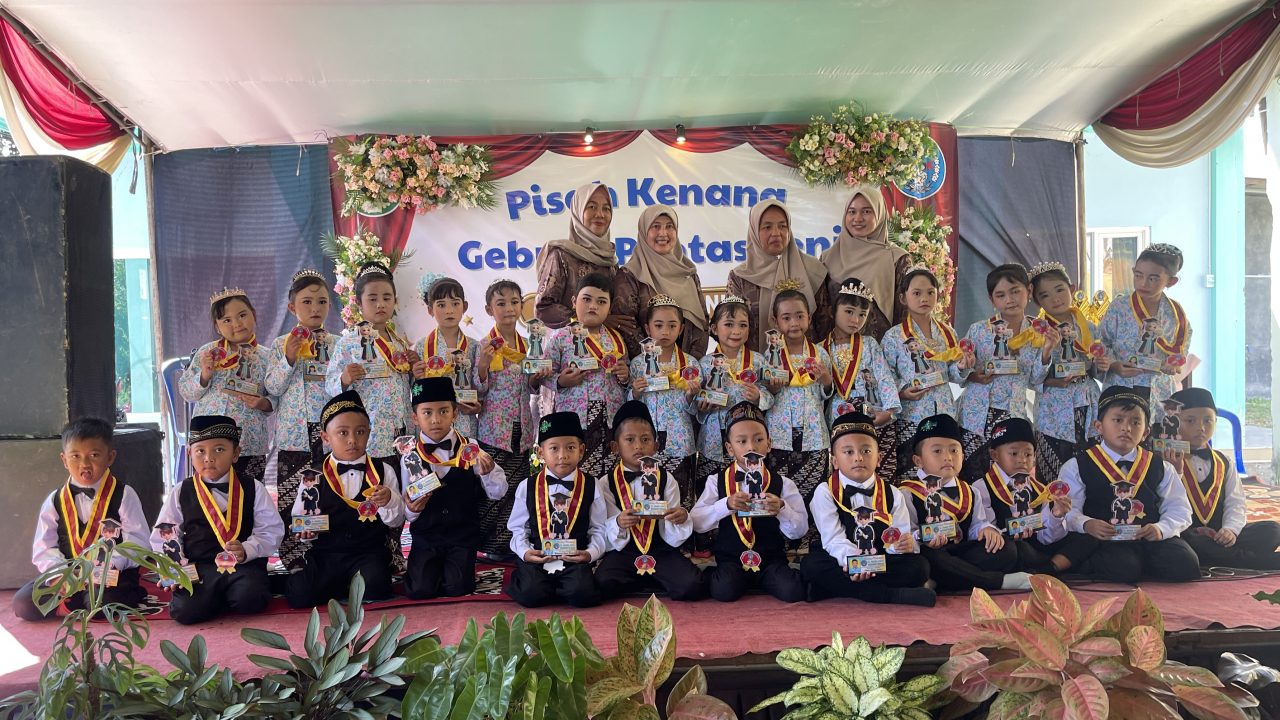 Pisah Kenang TK Dharma Wanita Kesimantengah