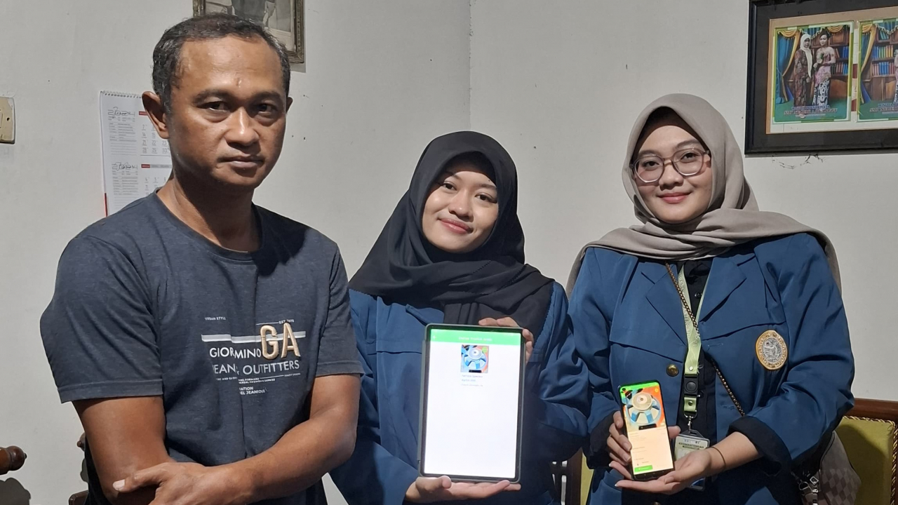 Dukung UMKM Go Digital! KKN BBK 6 UNAIR Perkenalkan Program KEMBANG DESA