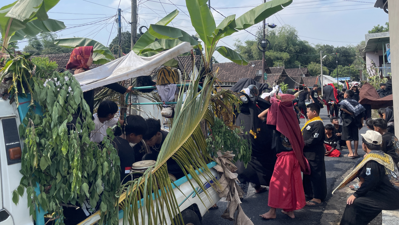 Anak-Anak Kesimantengah Tunjukkan Kreativitas: Bentuk Organisasi Seni “Macan Putih�” dan Gelar Pawai Budaya