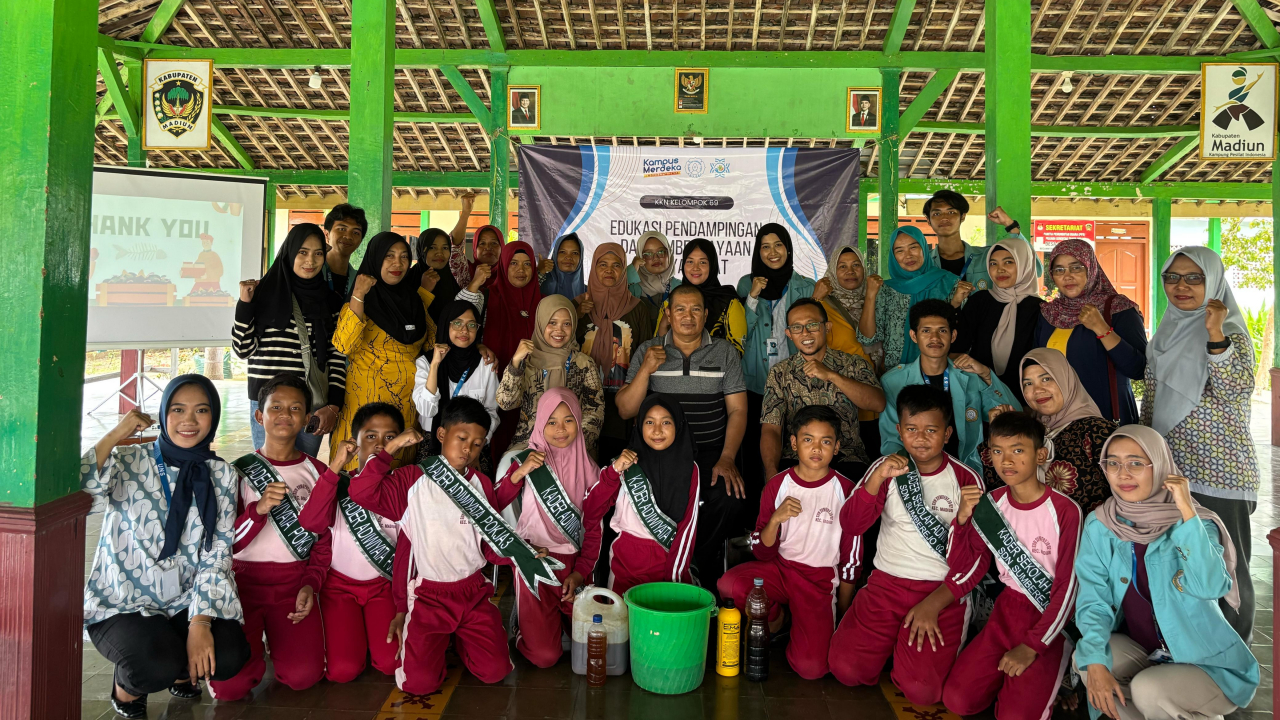 Mengolah Limbah Rumah Tangga Menjadi Pupuk Organik Cair: Program KKN UNS di Sumberejo, Kecamatan Madiun, Kabupaten Madiun, Jawa Timur.