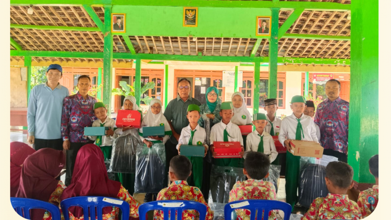 Desa Sumberejo Berikan Bantuan Pendidikan dan Apresiasi Siswa Berprestasi