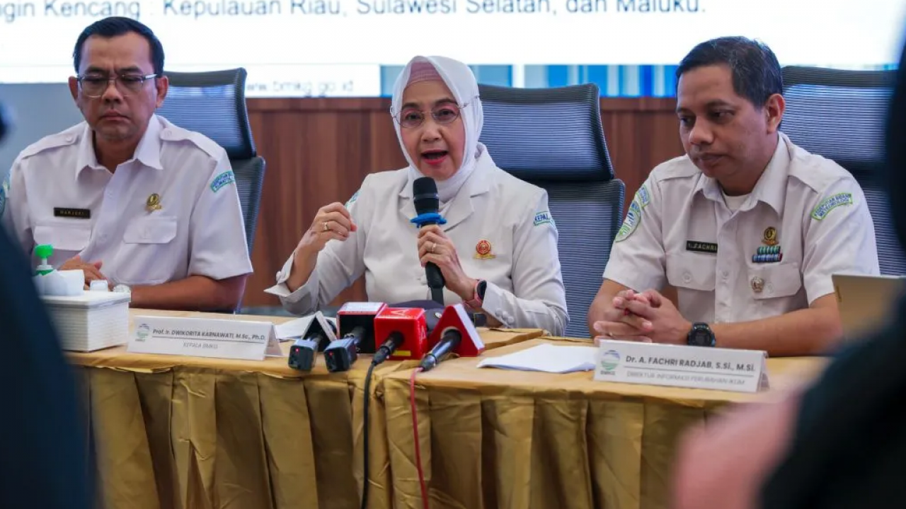 Musim Hujan Datang Lebih Cepat, Ada Ancaman Bahaya Hidrometeorologi Sekaligus Peluang untuk Pertanian