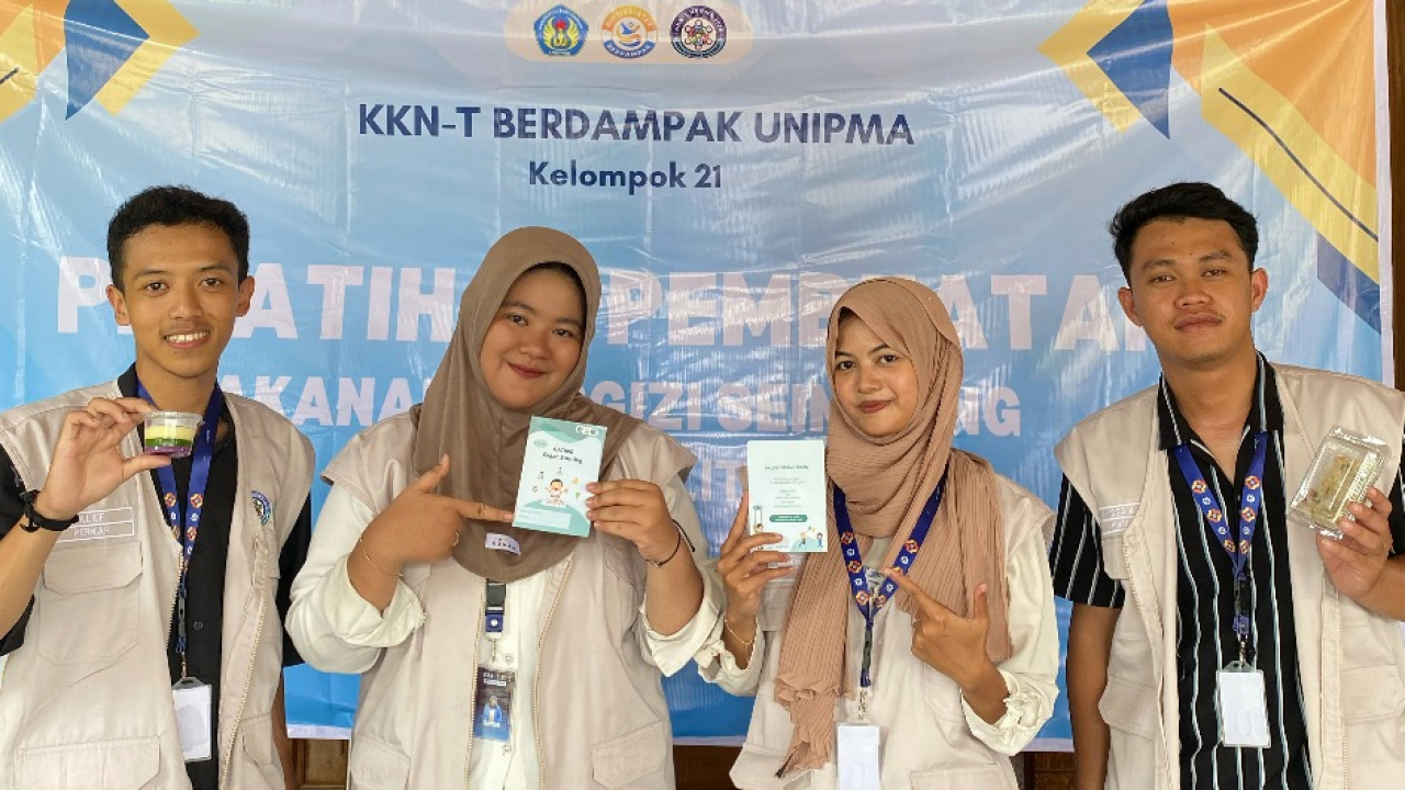 Pembuatan Makanan Bergizi Seimbang Oleh KKN-T Universitas PGRI Madiun