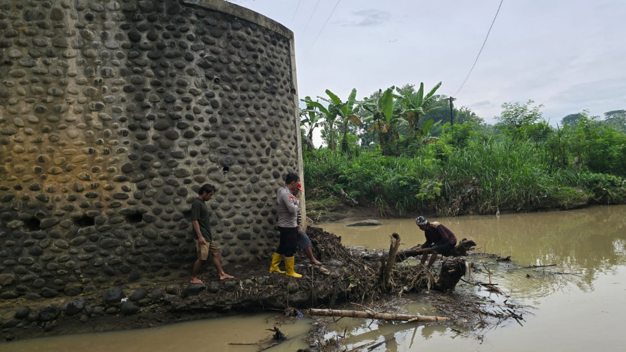 Banjir Landa Desa Sobontoro Magetan, Penanganan Jembatan Dongrau