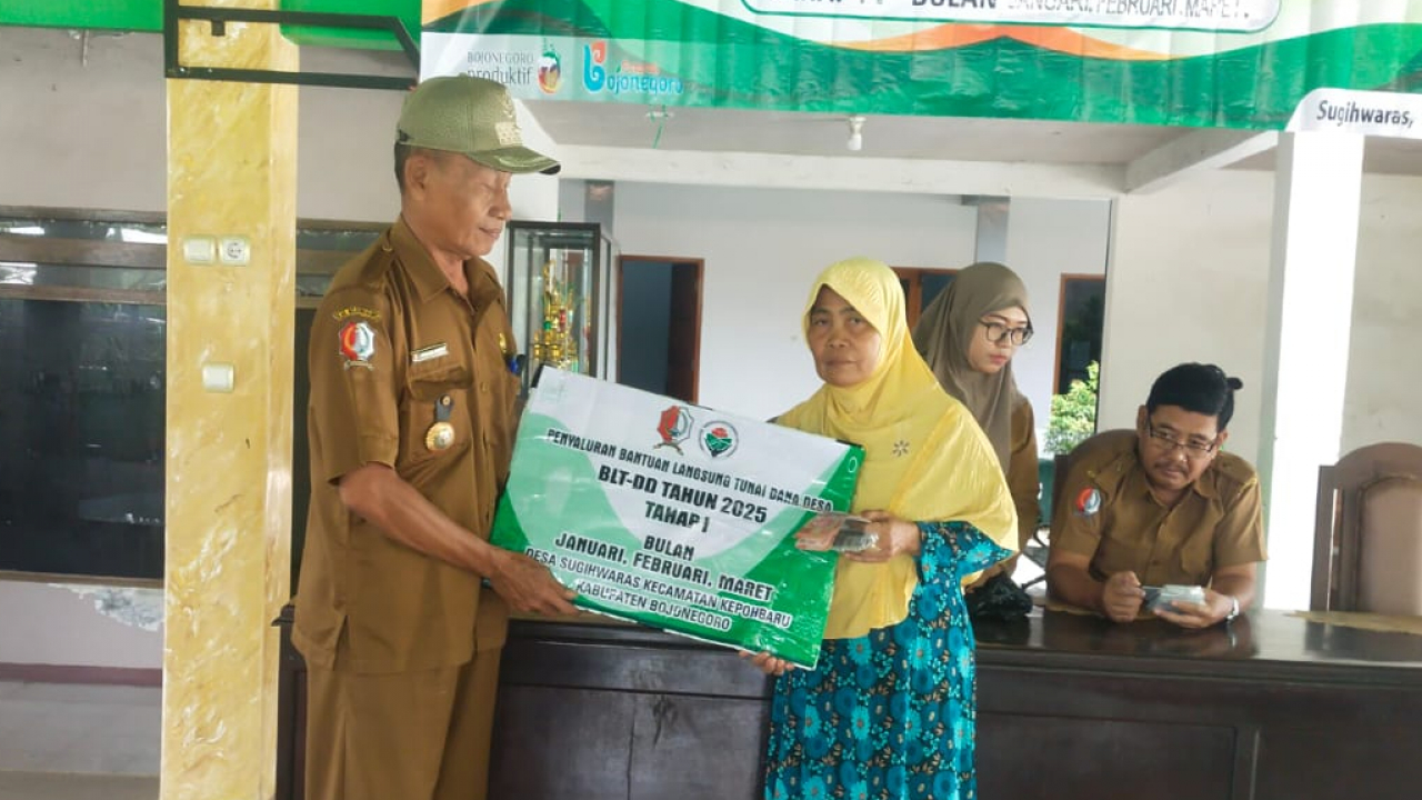 Penyaluran BLT Dana Desa di Desa Sugihwaras
