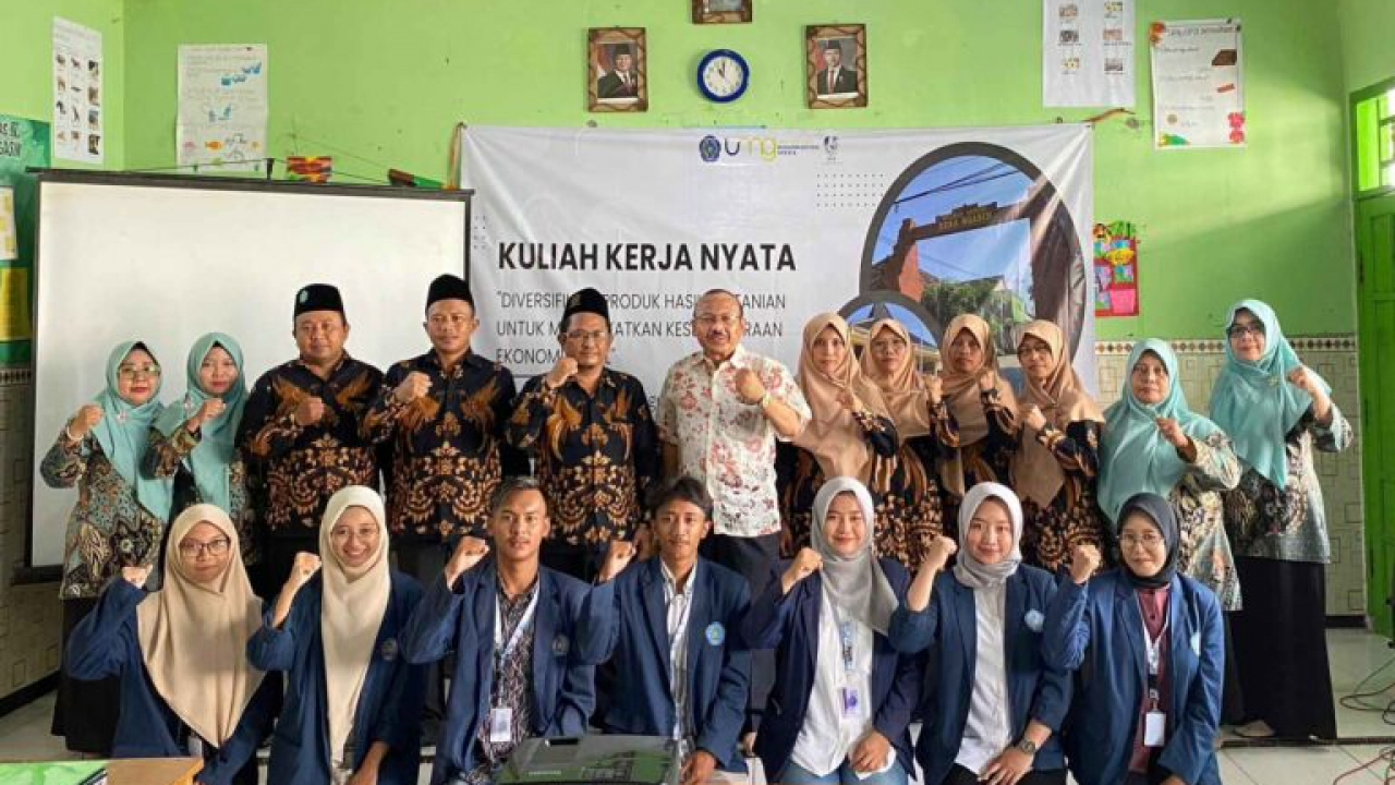 KKN UMG Hadirkan Solusi: Workshop Media Digital Permudah Pengajaran Literasi-Numerasi di Desa Ngasin