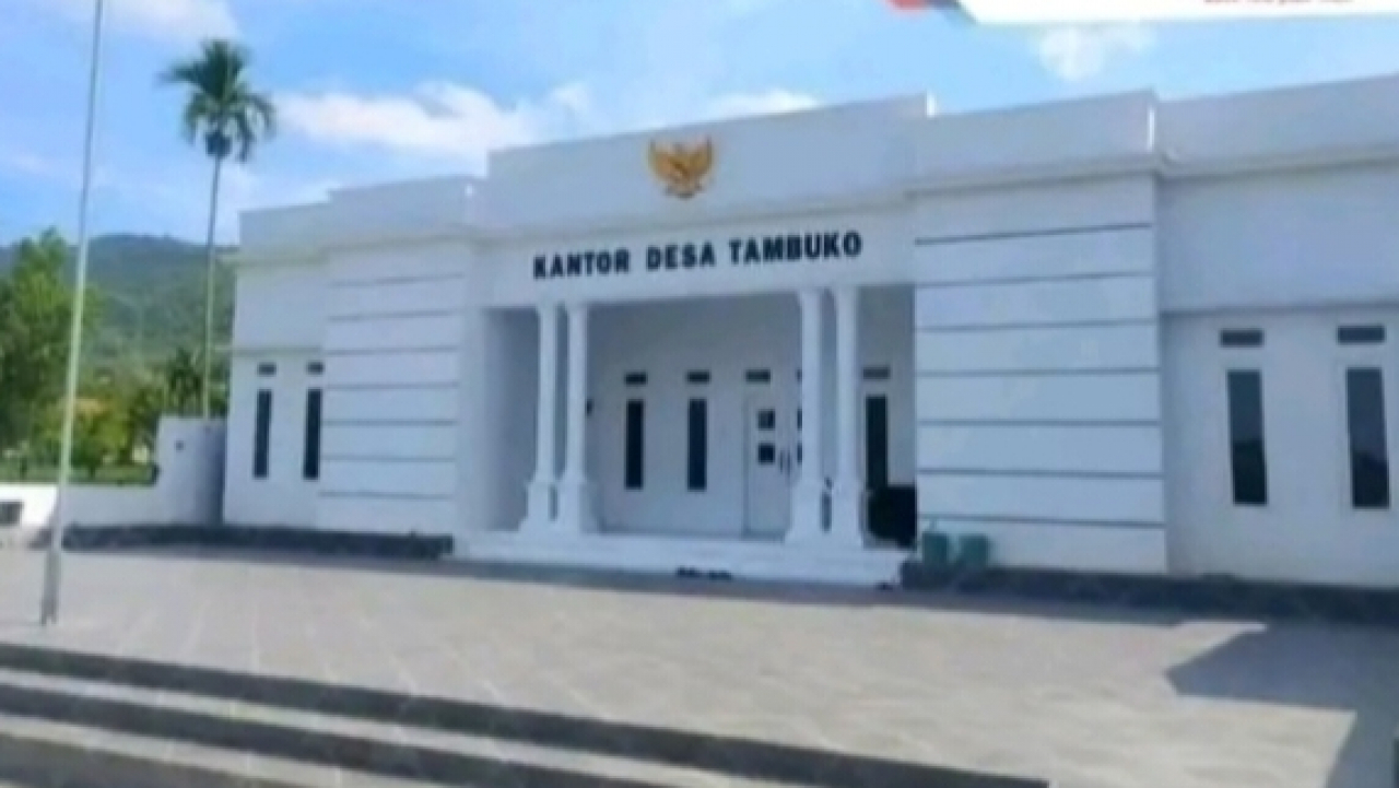 Balai Desa Tambuko