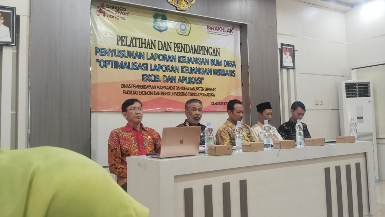 **Optimalisasi Laporan Keuangan BUMDesa: Pelatihan dan Pendampingan Berbasis Excel dan Aplikasi di Kabupaten Sumenep**
