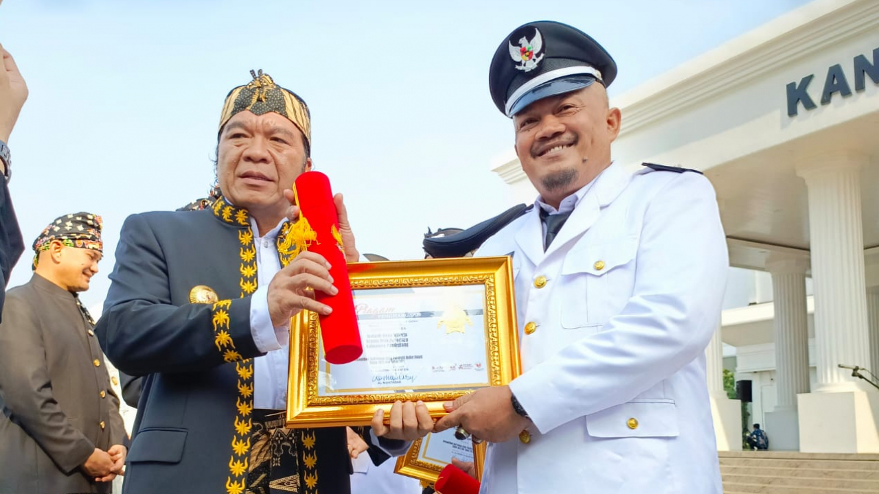 Penghargaan Dari PJ. Gubernur Banten Atas Prestasi Yang di Capai Kepala Desa Wirasinga dalam Kegiatan PJA Tahun 2024