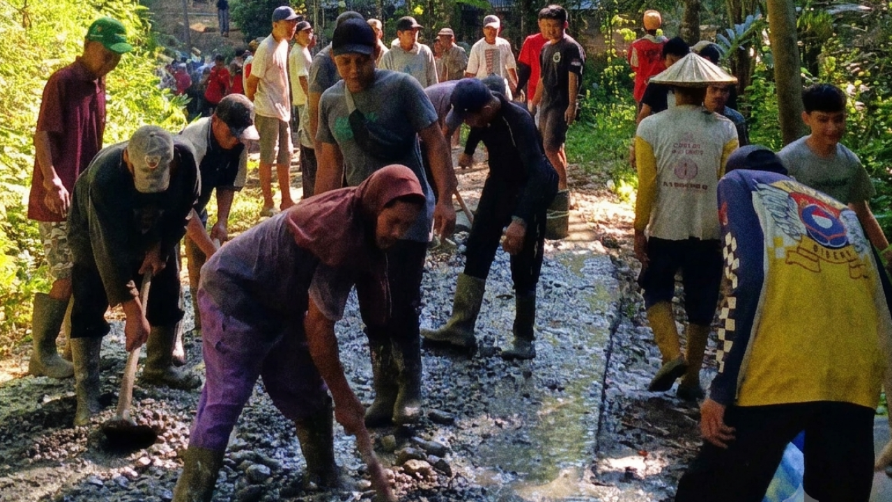 Perbaikan jalan tanjakan ciberahol