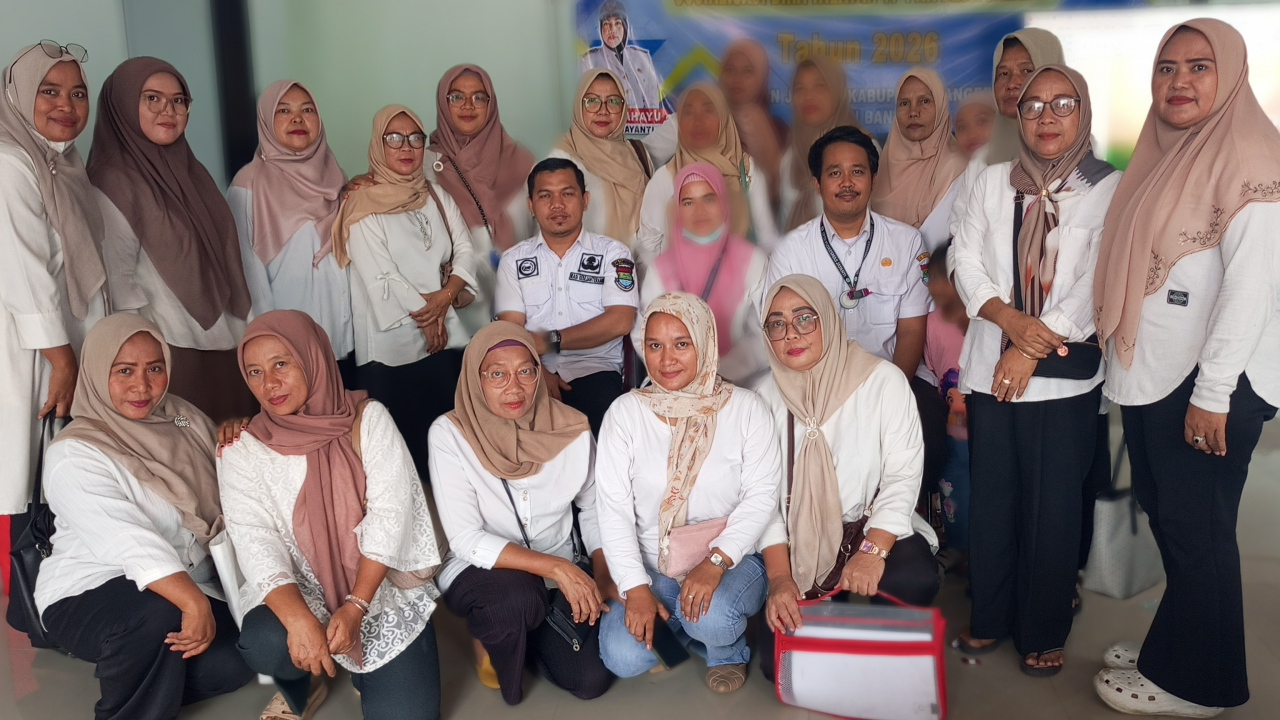 SOSIALISASI PENYAKIT TIDAK MENULAR DAN PENGGUNAAN ALAT CHEK KESEHATAN