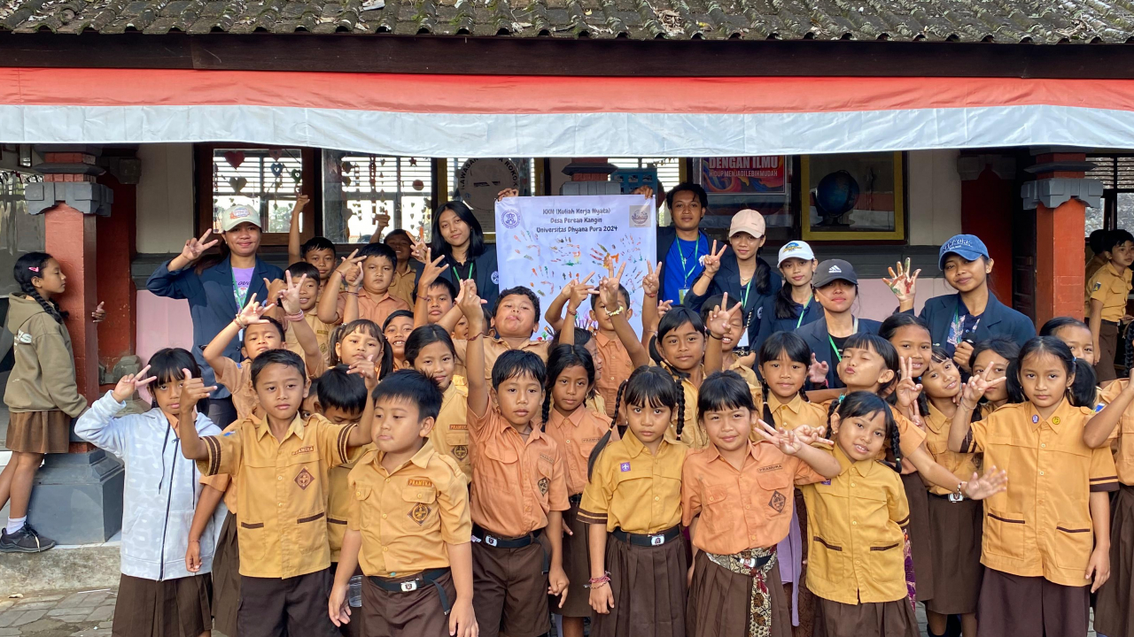 Mahasiswa KKN Universitas Dhyana Pura Adakan Edukasi Cuci Tangan di SD N 1 Perean Kangin